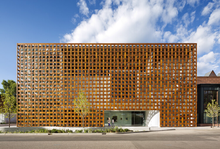 serapanel system facade 2